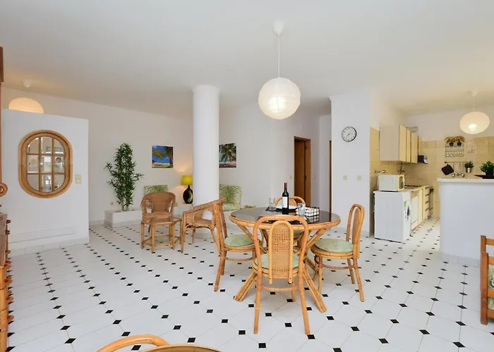 Palmeiras Beach Apartment